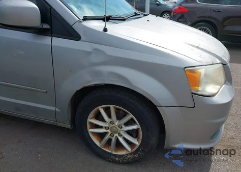 2014 Dodge Grand Caravan Sxt z USA, uszkodzony, nr VIN 2C4RDGCG4ER209591